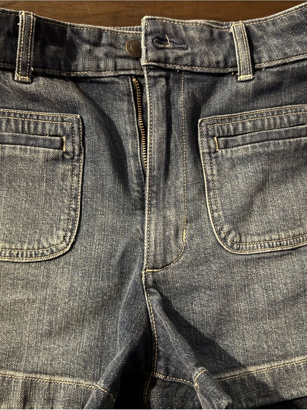 NWOT Ladies denim shorts in Faded Blue